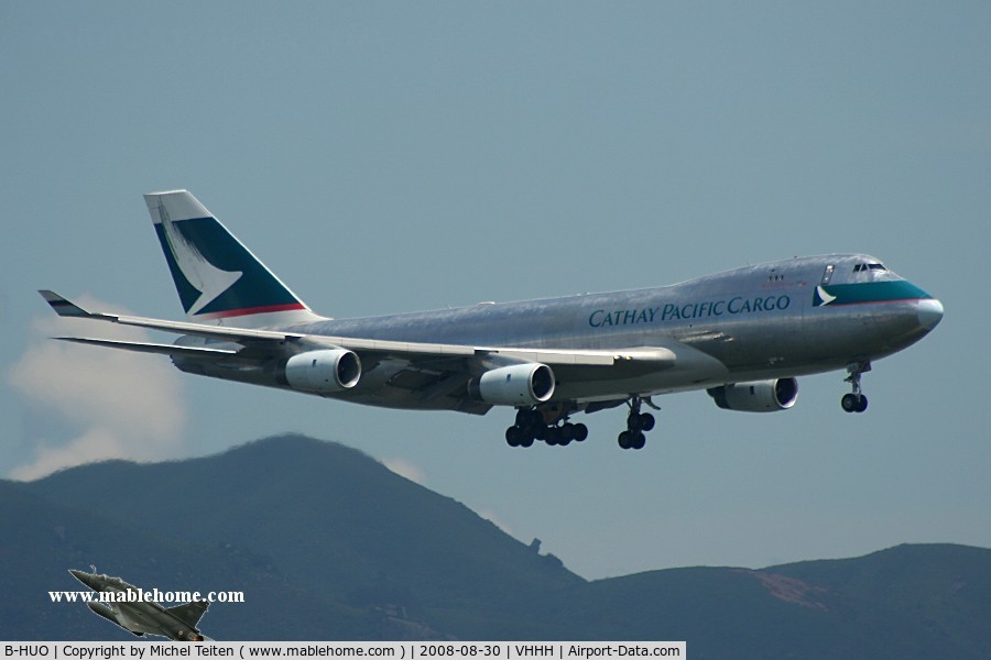 B-HUO, 2001 Boeing 747-467F/SCD C/N 32571, Cathay Pacific Cargo arriving on runway 25L