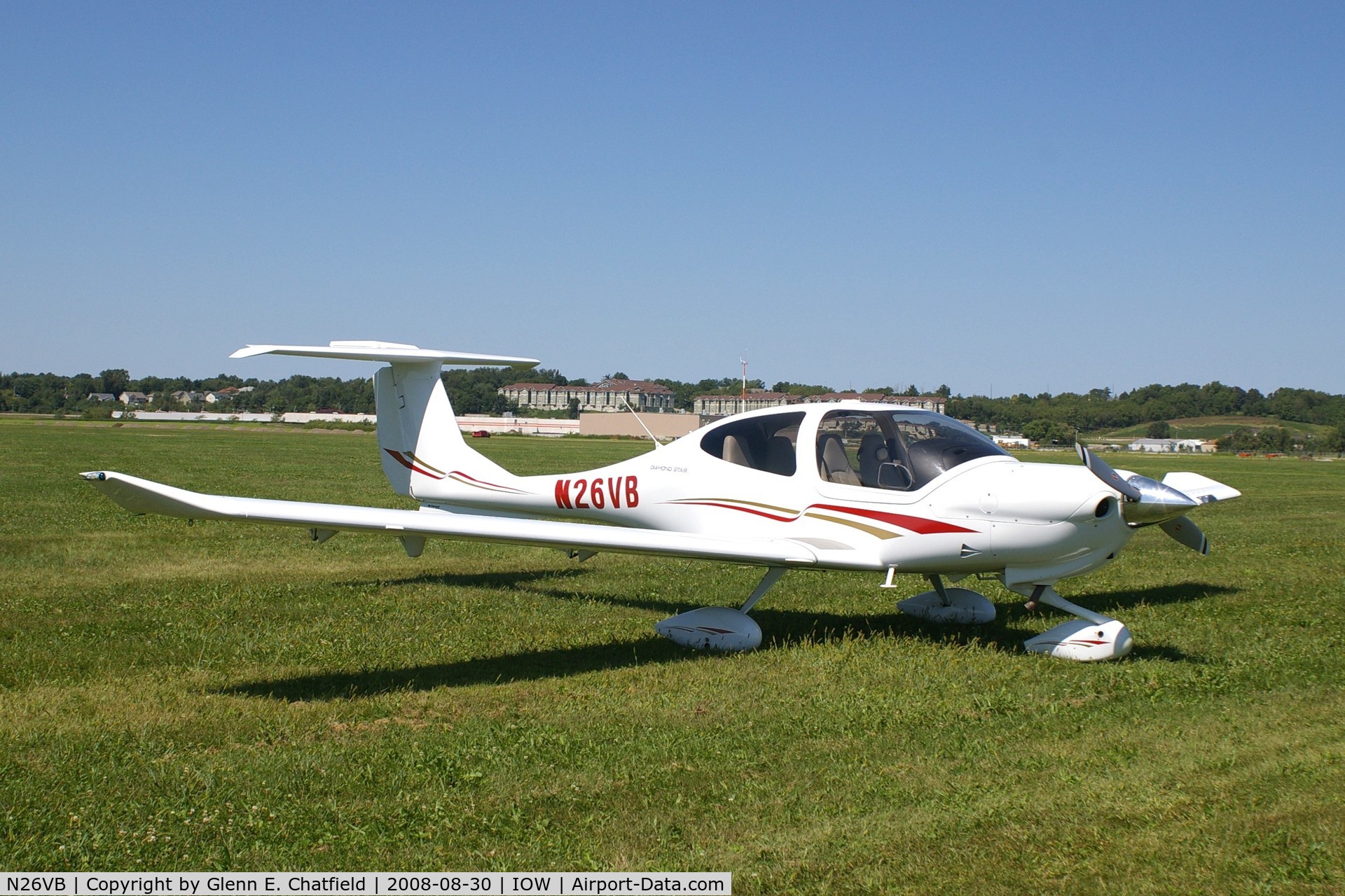 N26VB, 2006 Diamond DA-40 Diamond Star C/N 40.630, Makes a good example for aircraft recognition training