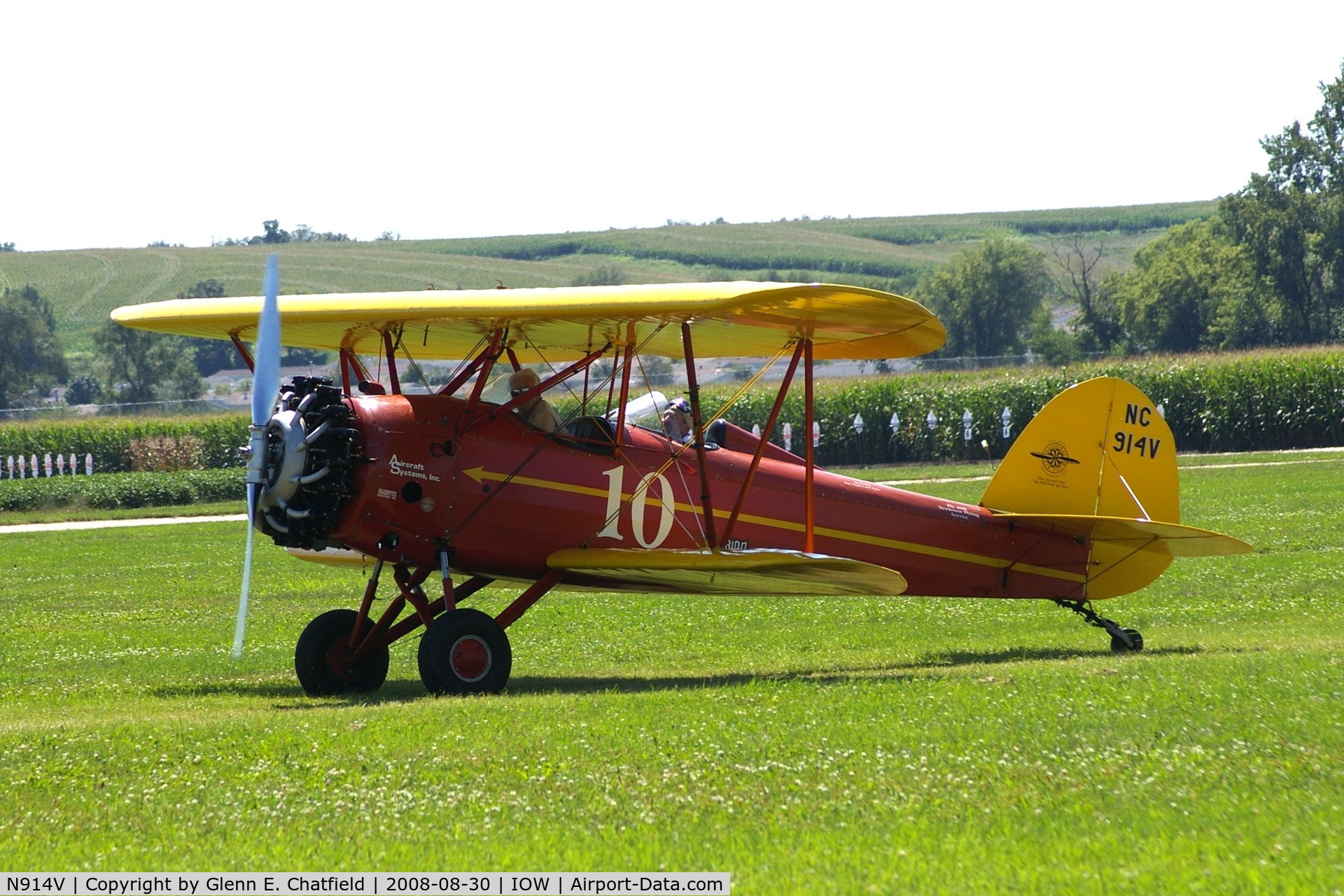 N914V, 1931 Brunner-Winkle Bird CK C/N 4004, Taxiing to the ramp with the mail.