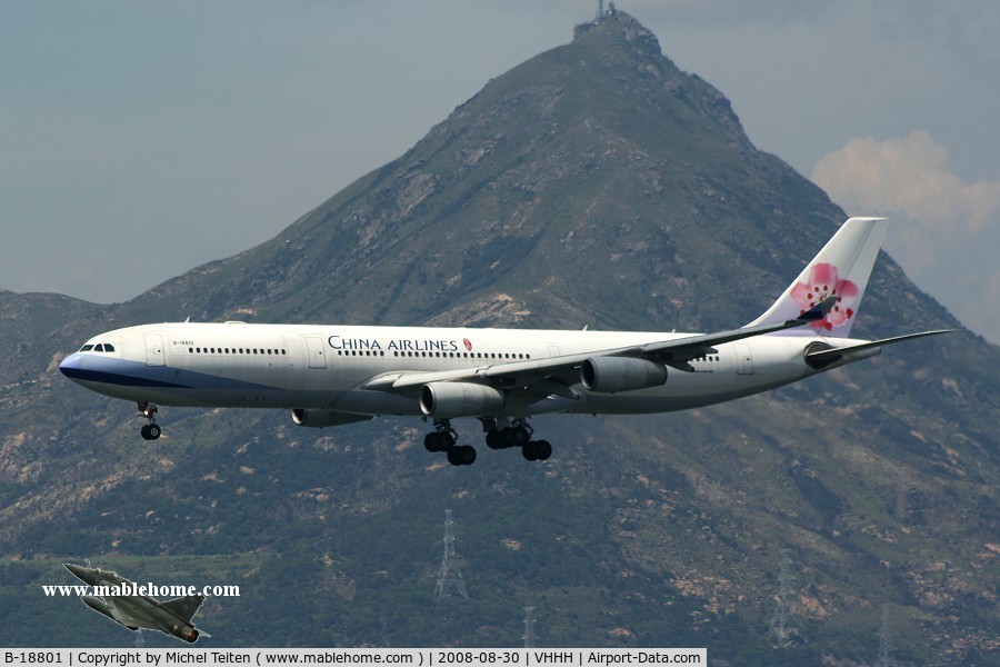 B-18801, 2001 Airbus A340-313 C/N 402, China Airlines arriving on runway 25R