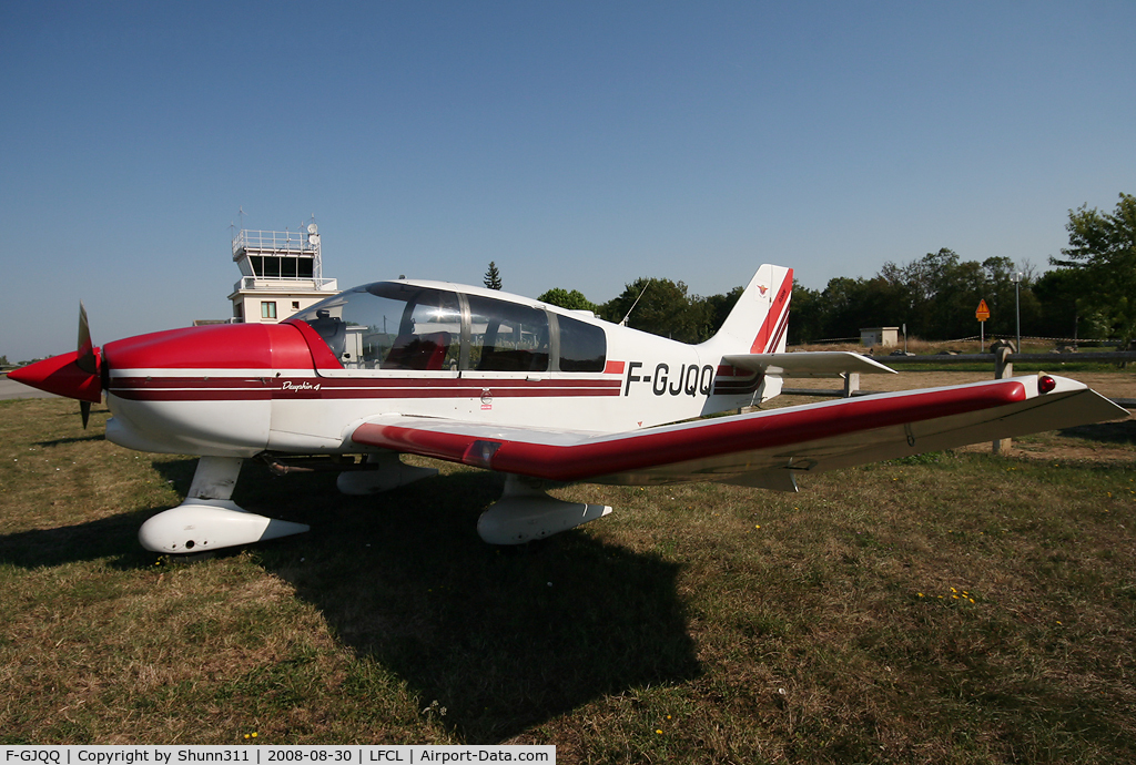 F-GJQQ, Robin DR-400-140B Major C/N 1986, Parked here for a show...
