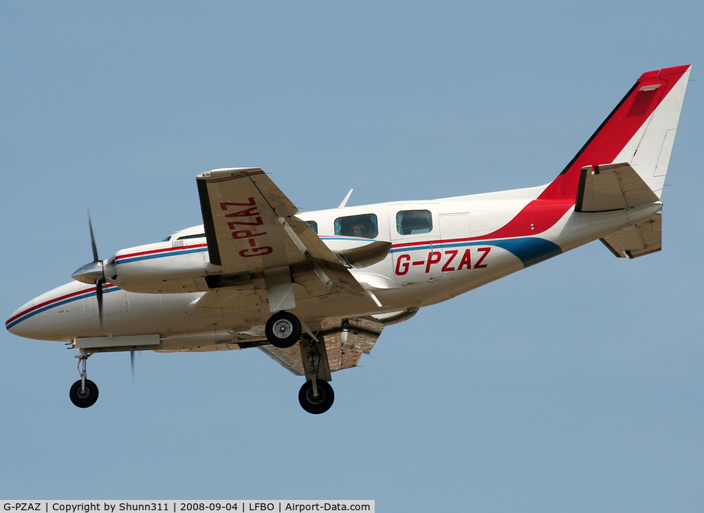 G-PZAZ, 1974 Piper PA-31-350 Navajo Chieftain C/N 31-7405214, Landing rwy 32L