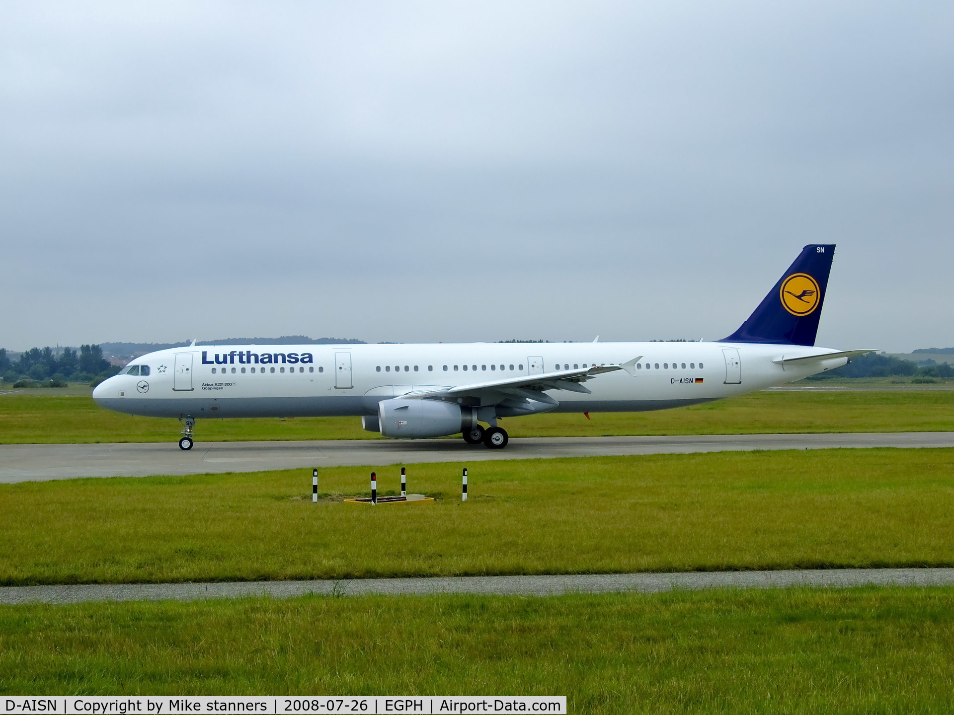 D-AISN, 2008 Airbus A321-231 C/N 3592, Lufthansa A321 Taxiing to rwy06 on flight DLH5RW