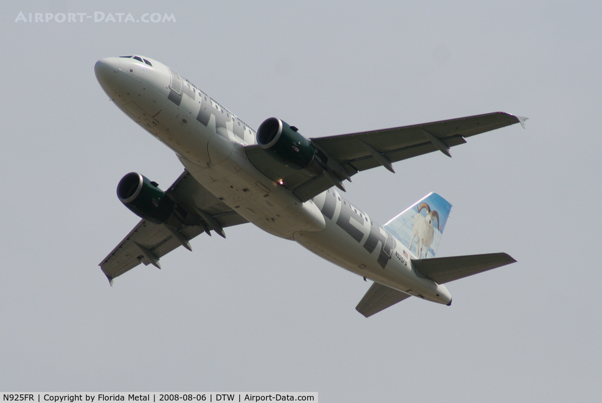 N925FR, 2004 Airbus A319-111 C/N 2103, Frontier 