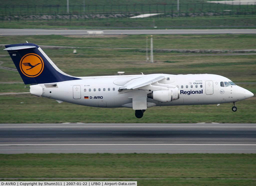 D-AVRO, 1994 British Aerospace Avro 146-RJ85 C/N E.2246, Landing rwy 14R