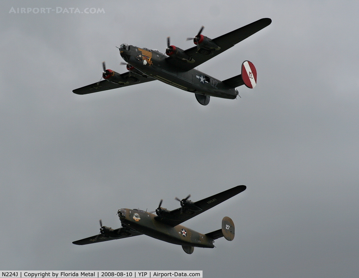 N224J, 1944 Consolidated B-24J-85-CF Liberator C/N 1347 (44-44052), B-24s in formation