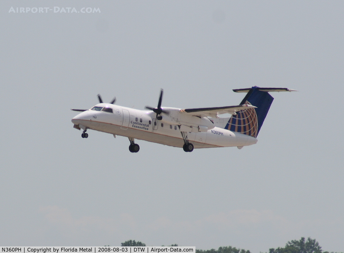 N360PH, 1998 Bombardier DHC-8-202 Dash 8 C/N 515, Continental Connection Dash 8 departing to CLE