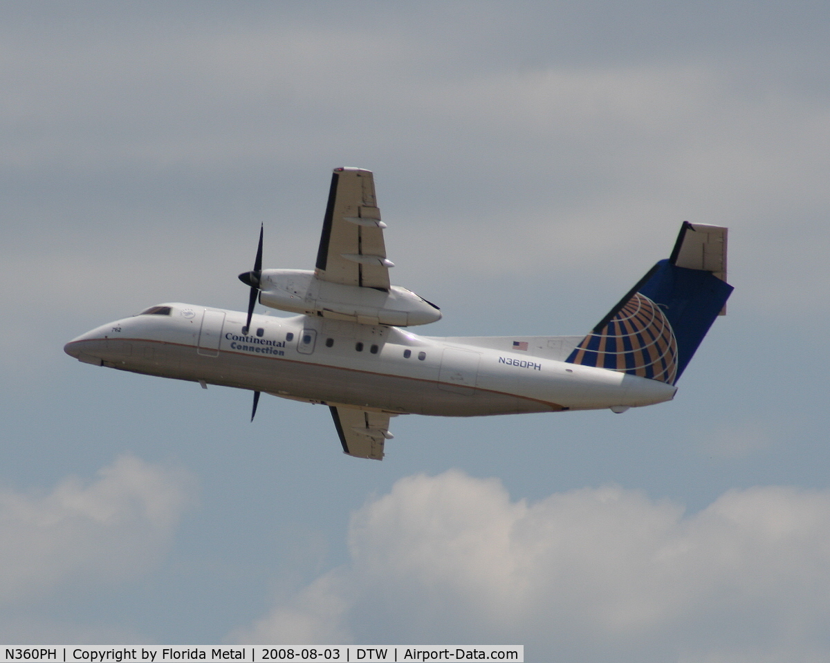 N360PH, 1998 Bombardier DHC-8-202 Dash 8 C/N 515, Continental Connection Dash 8 departing to CLE