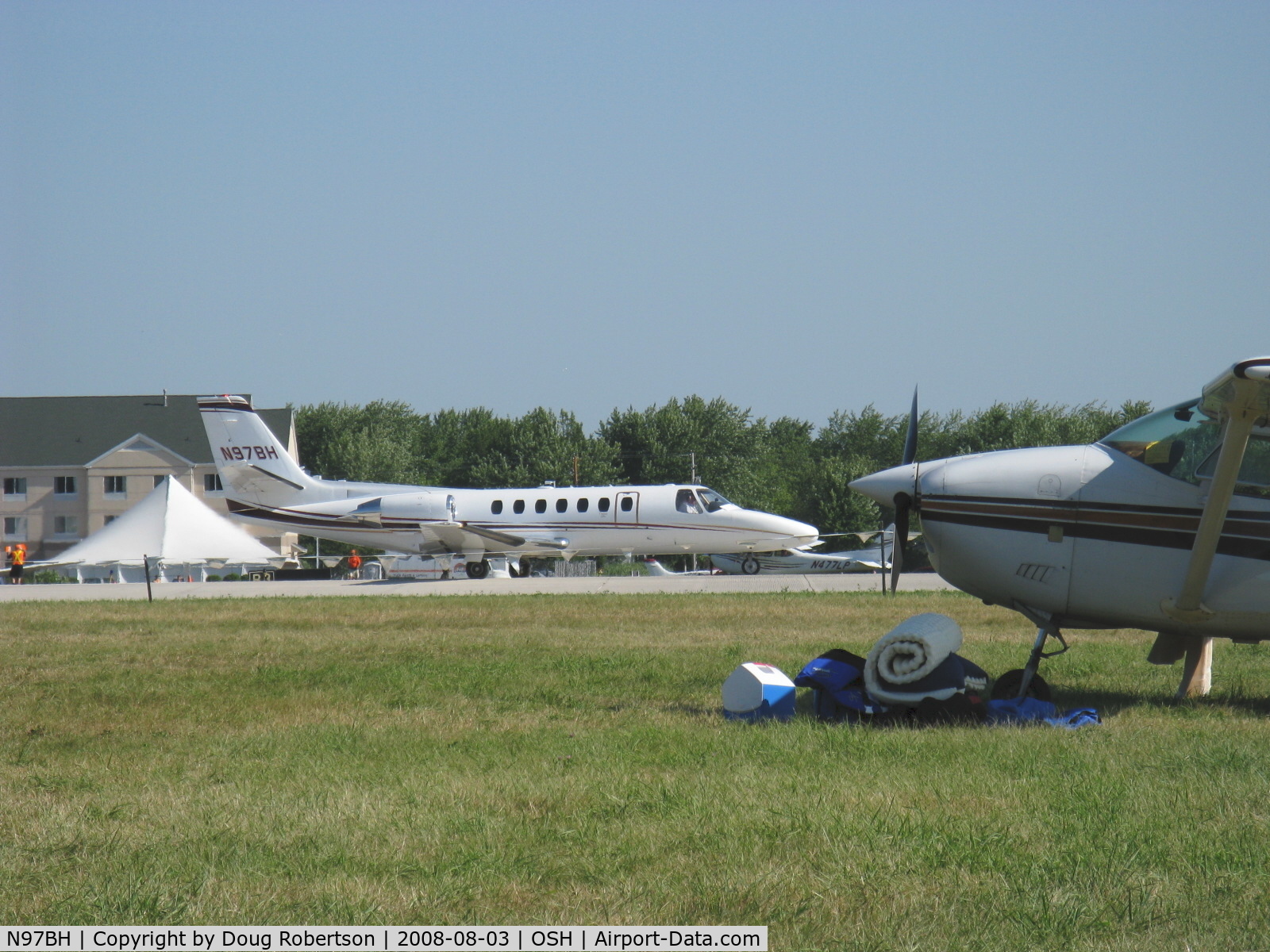 N97BH, Cessna 560 Citation V C/N 560-0290, Cessna CITATION V 560, two P&W(C)JT15D-4B 2,500 lb st Turbofans, takeoff roll Rwy 09