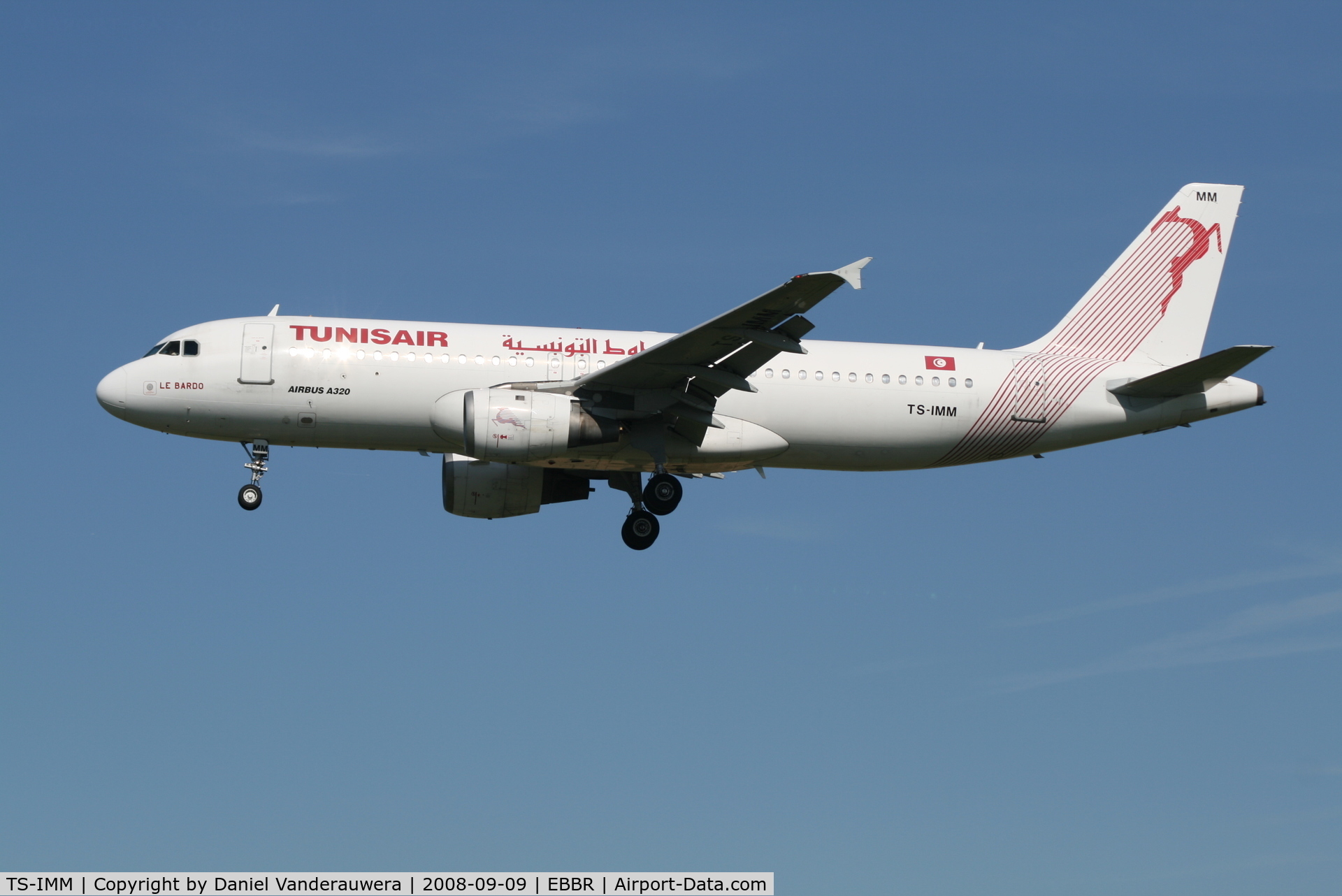 TS-IMM, 1999 Airbus A320-211 C/N 0975, flight TU788 is descending to rwy 25L