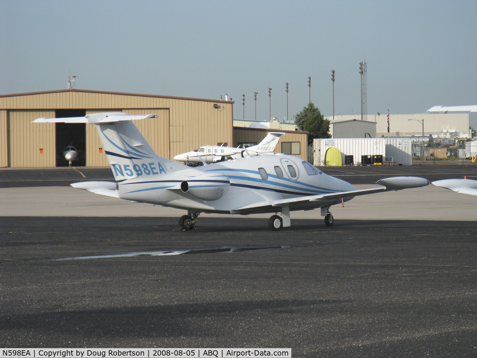 N598EA, 2007 Eclipse Aviation Corp EA500 C/N 000098, 2008 Eclipse Aviation EA500 Jet, two P&W(C)PW610F-A Turbofans 900 lb st each.
