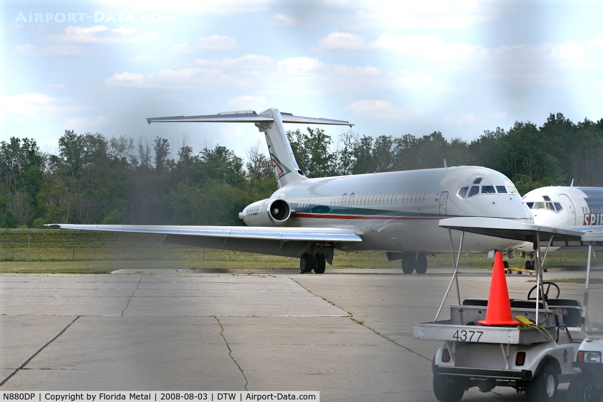 N880DP, 1974 McDonnell Douglas DC-9-32 C/N 47635, Detroit Pistons DC-9-32
