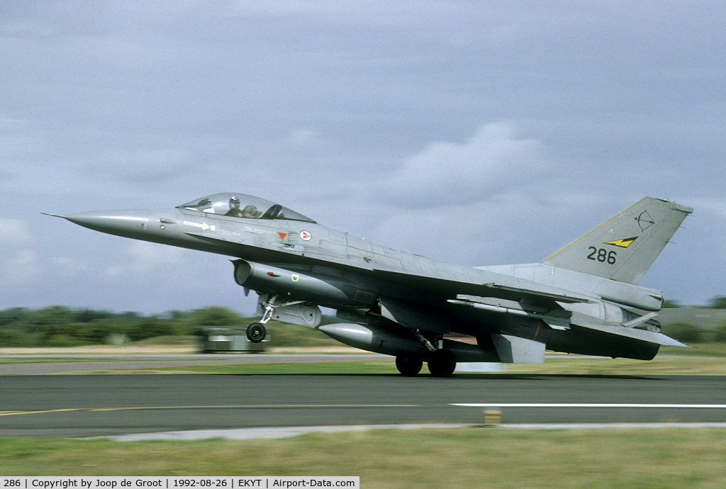 286, Fokker F-16AM Fighting Falcon C/N 6K-15, Participant of the 1992 Tactical Fighter Weaponry.
