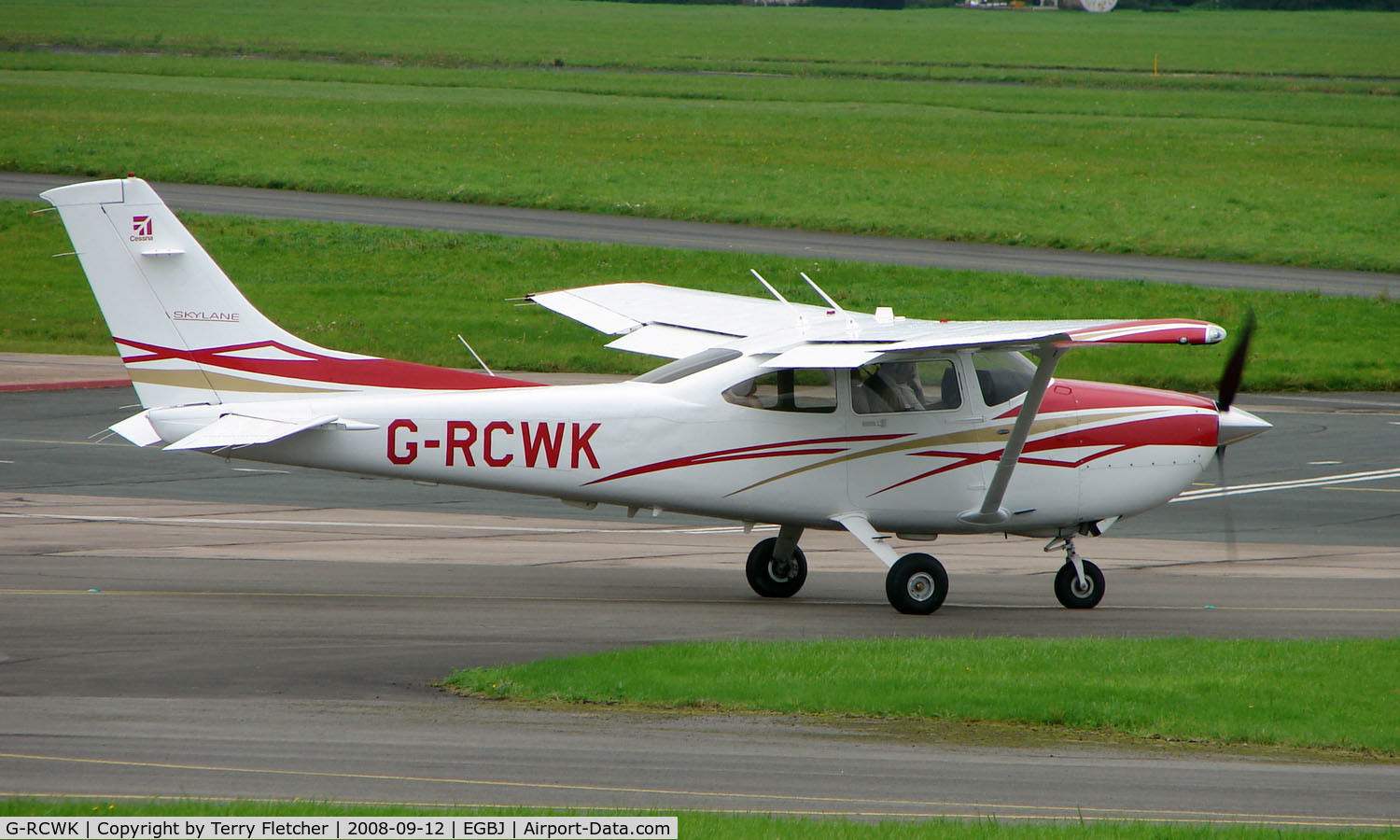 G-RCWK, 2007 Cessna 182T Skylane Skylane C/N 18281982, Cessna noted at Gloucestershire Airport  UK in Sept 2008