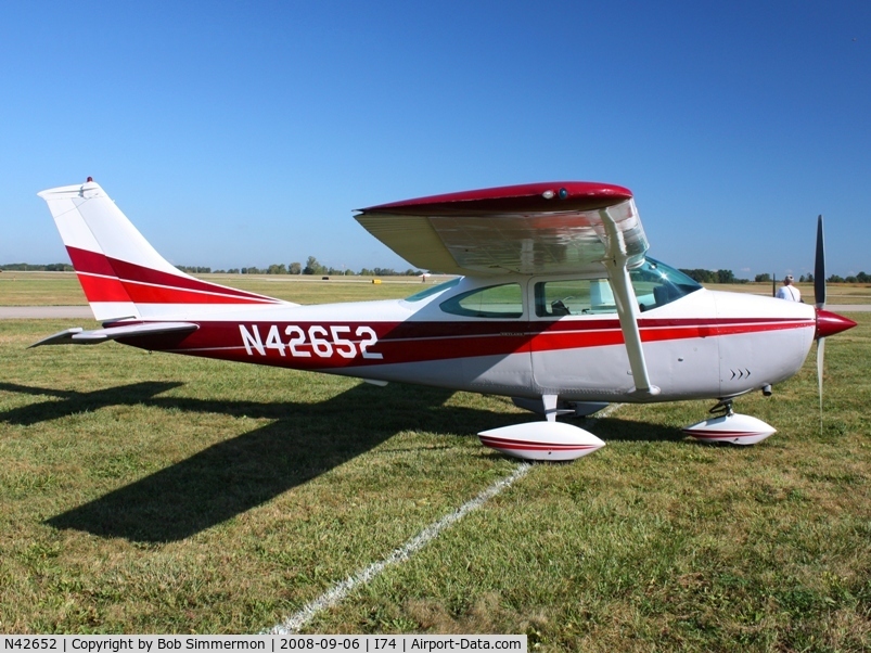 N42652, 1968 Cessna 182L Skylane C/N 18259124, MERFI Fly-in - Urbana, Ohio