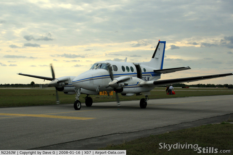 N226JW, 1968 Beech B90 King Air C/N LJ-406, King Air taxies in at Lake Wales, FL after dropping off a load of skydivers