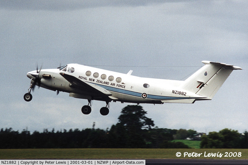 NZ1882, 1982 Beech B200 King Air C/N BB-1008, RNZAF