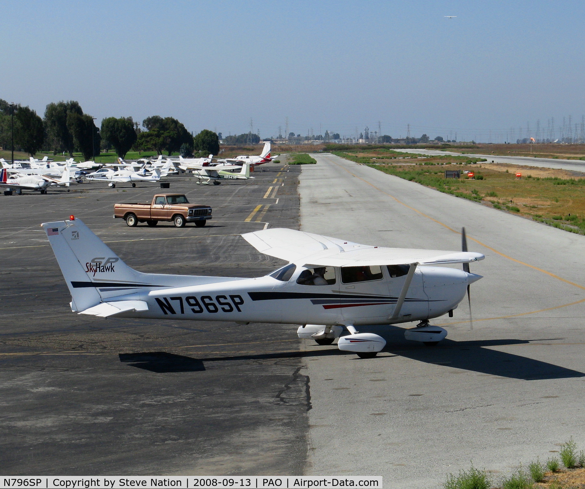 N796SP, 2001 Cessna 172S C/N 172S8720, 2001 Cessna 172S taxying @ Palo Alto, CA