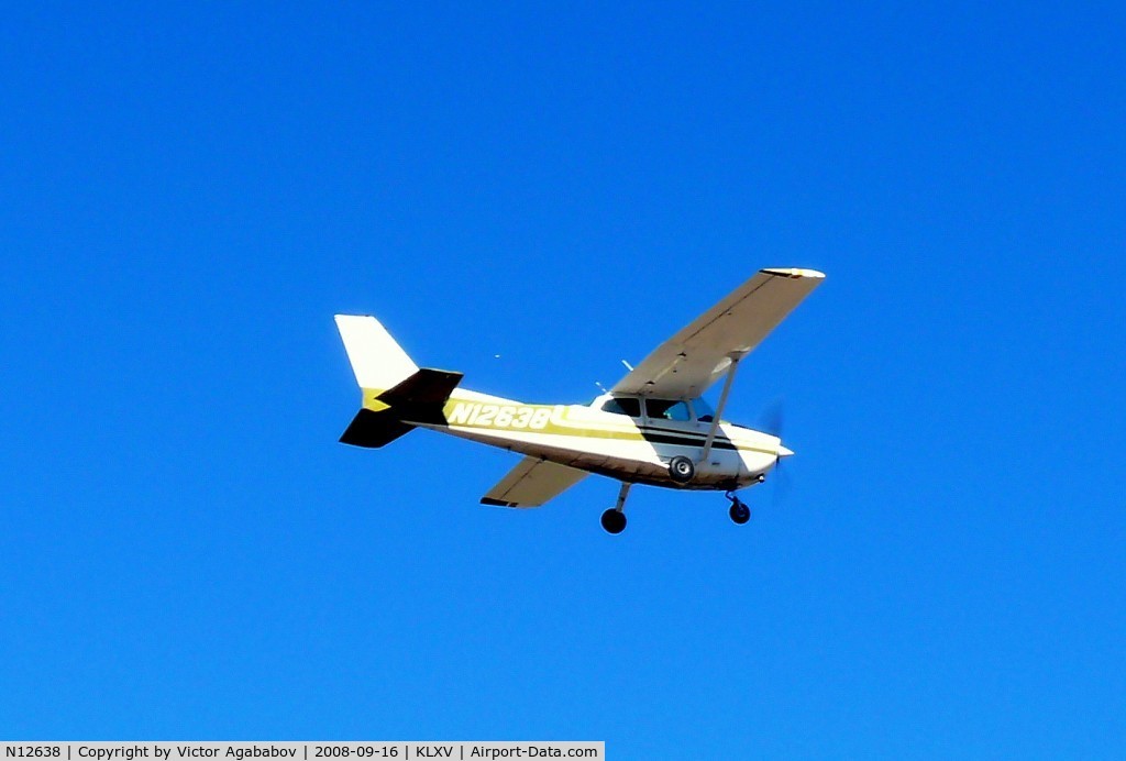 N12638, 1973 Cessna 172M C/N 17262133, Taking off at Leadville