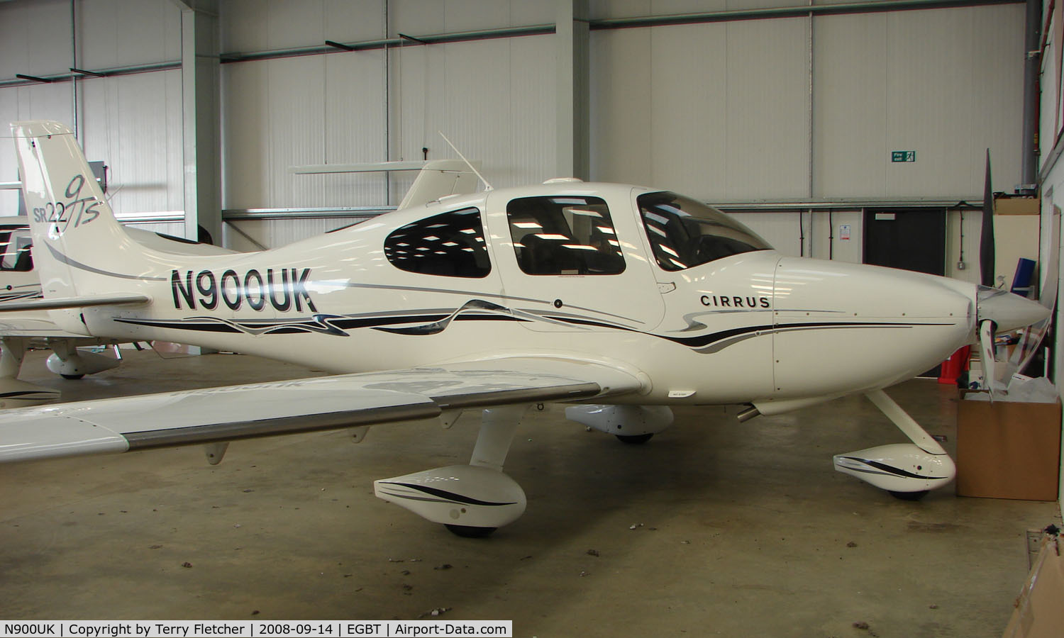 N900UK, 2005 Cirrus SR22 GTS C/N 1463, With the Cirrus agents at Turweston on 2008 Vintage and Classic Day