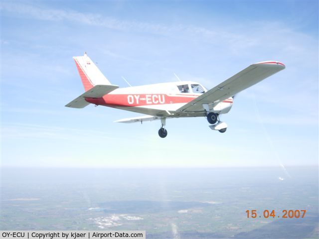 OY-ECU, 1972 Piper PA-28-140 Cherokee Cruiser C/N 28-7225541, over holland