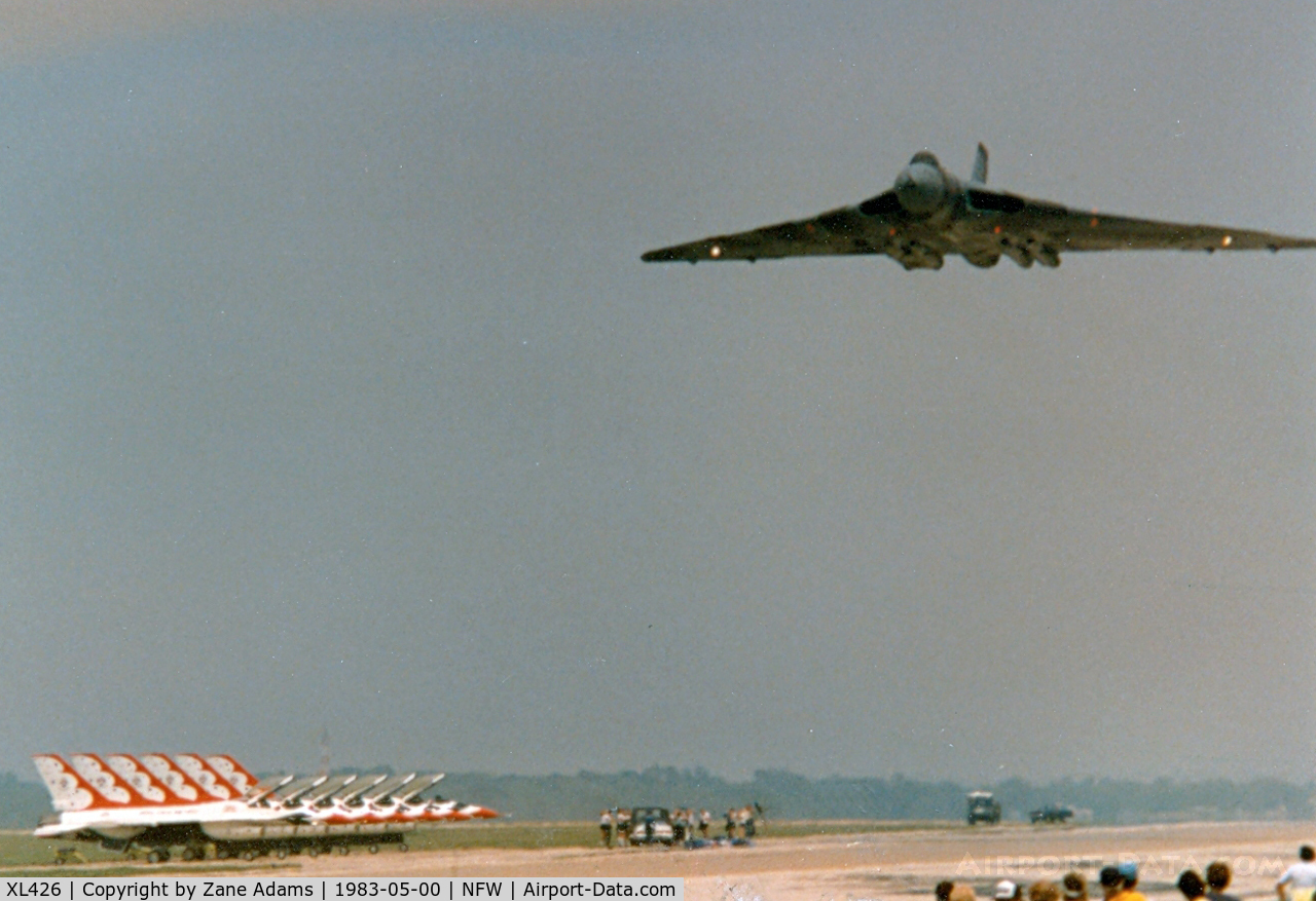 XL426, 1962 Avro Vulcan B.2 C/N Set 44, RAF Vulcan at Carswell AFB Airshow! - overflying the USAF Thunderbirds at their first F-16 airshow!