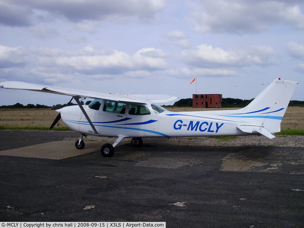 G-MCLY, 1982 Cessna 172P C/N 172-75597, The Mcaully flying group based at Little Snoring