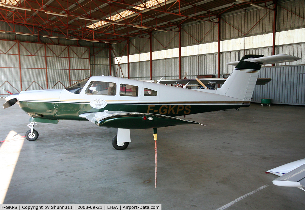 F-GKPS, Piper PA-28RT-201 Arrow IV C/N 28R7918128, Parked inside Airclub's hangar...