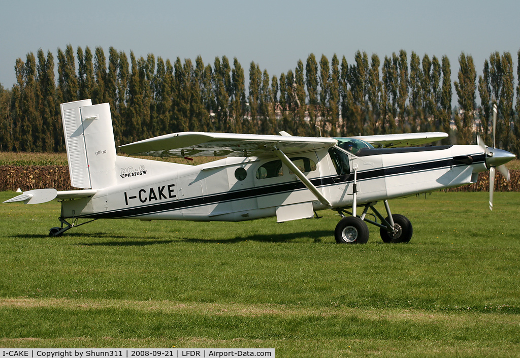 I-CAKE, 2004 Pilatus PC-6/B2-H4 Turbo Porter C/N 942, Arriving from paratrooping flight...