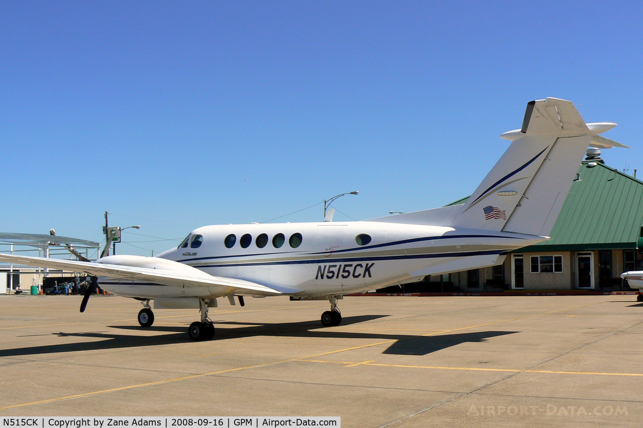 N515CK, 2000 Raytheon Aircraft Company B200 C/N BB-1726, At Grand Prairie Municipal