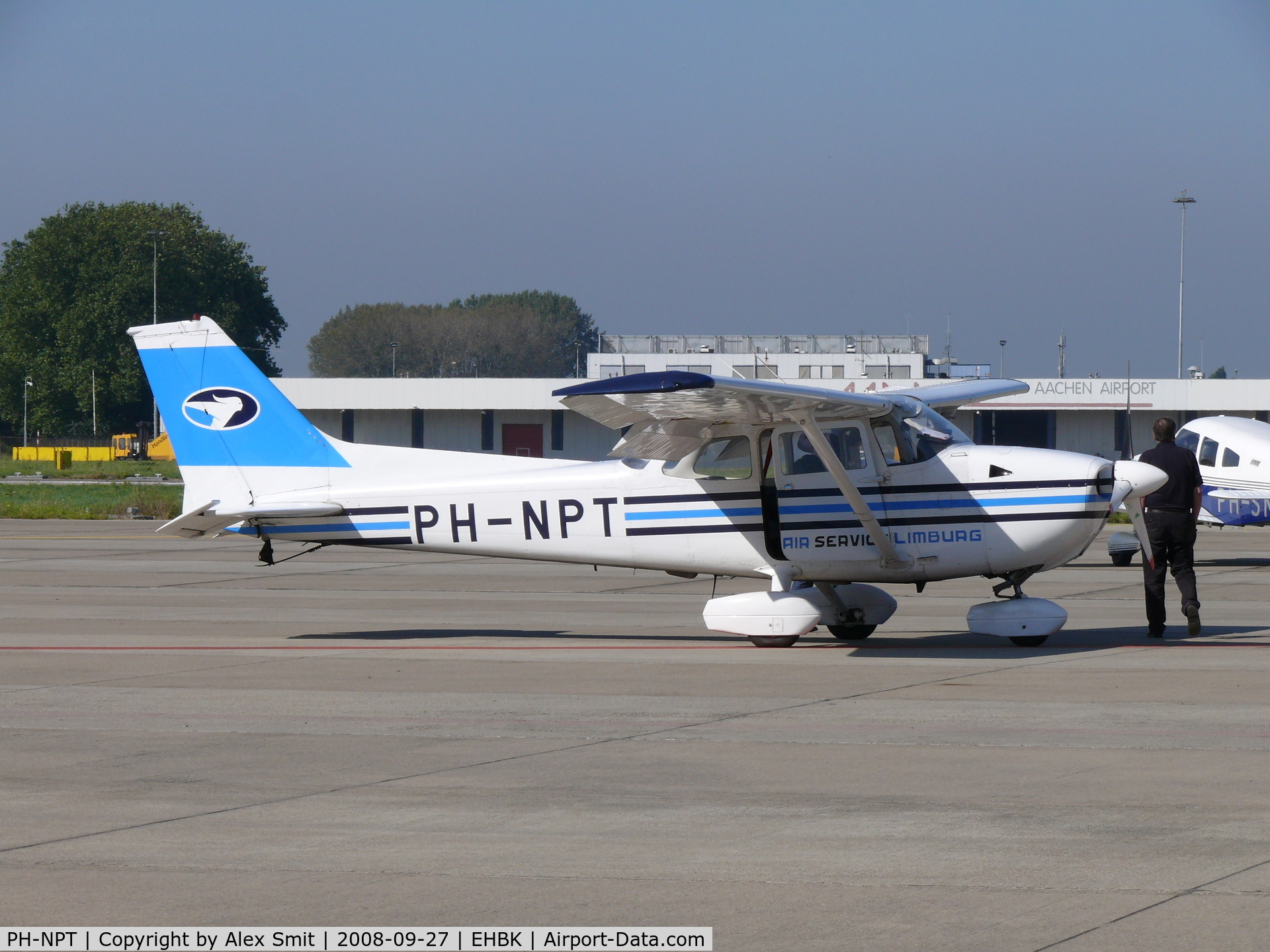 PH-NPT, Reims F172N Skyhawk C/N 1641, Cessna CF172N Skyhawk PH-NPT Air Service Limburg