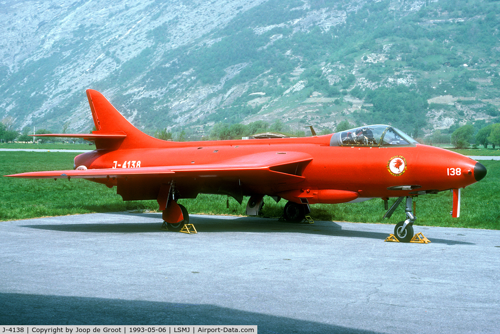J-4138, Hawker Hunter F.58A C/N 41H-680259, This red paint lasted just one day. Hours after the disbanding ceremony of Fliegerstaffel 2 the paint was removed again. J-4138 was wfu September 1993 and scrapped.
