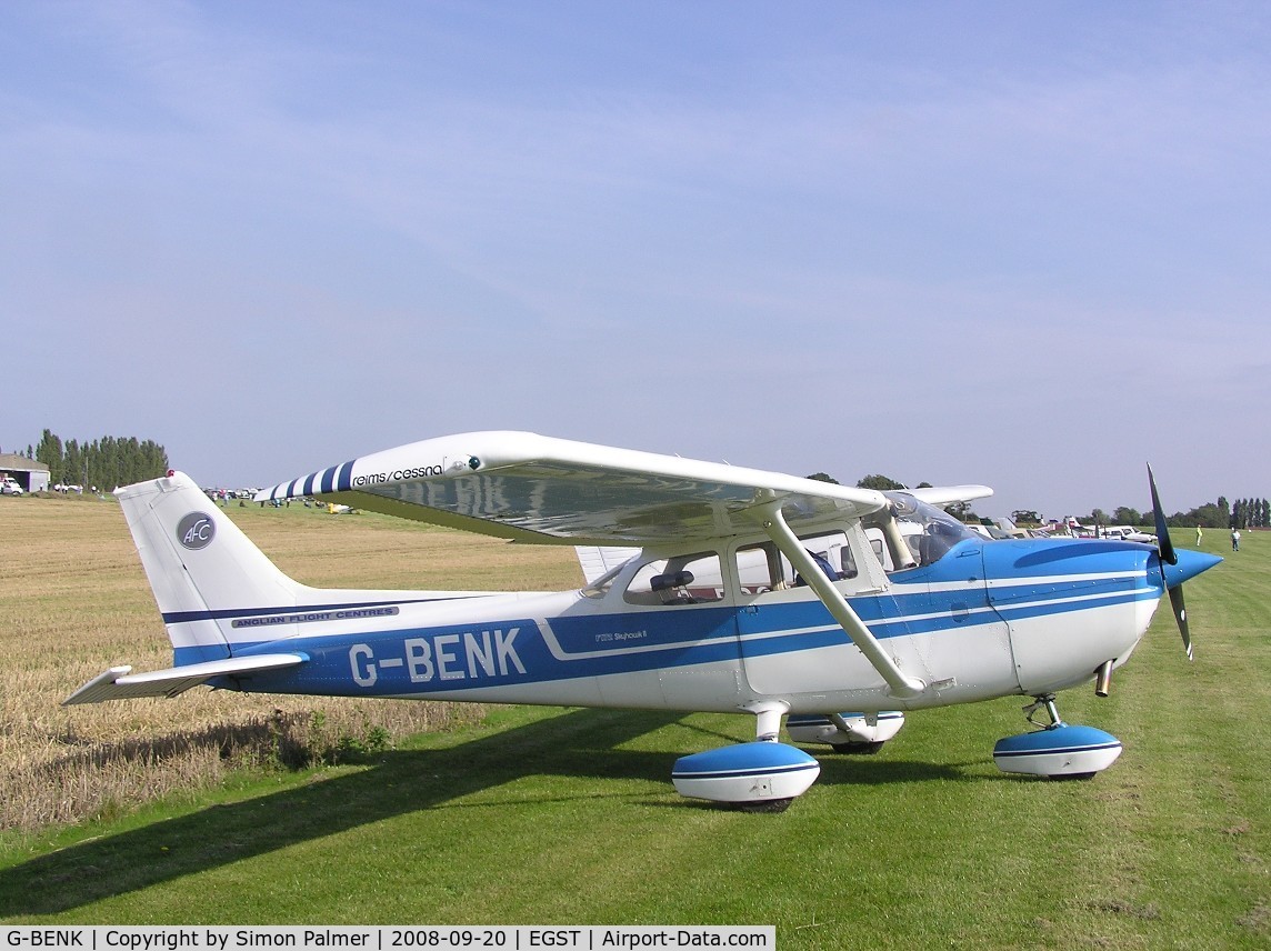 G-BENK, 1976 Reims F172M ll Skyhawk C/N 1509, Cessna F172 seen at Elmsett