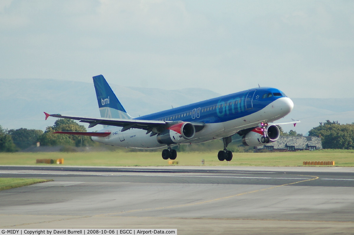 G-MIDY, 1999 Airbus A320-232 C/N 1014, BMI - Taking Off