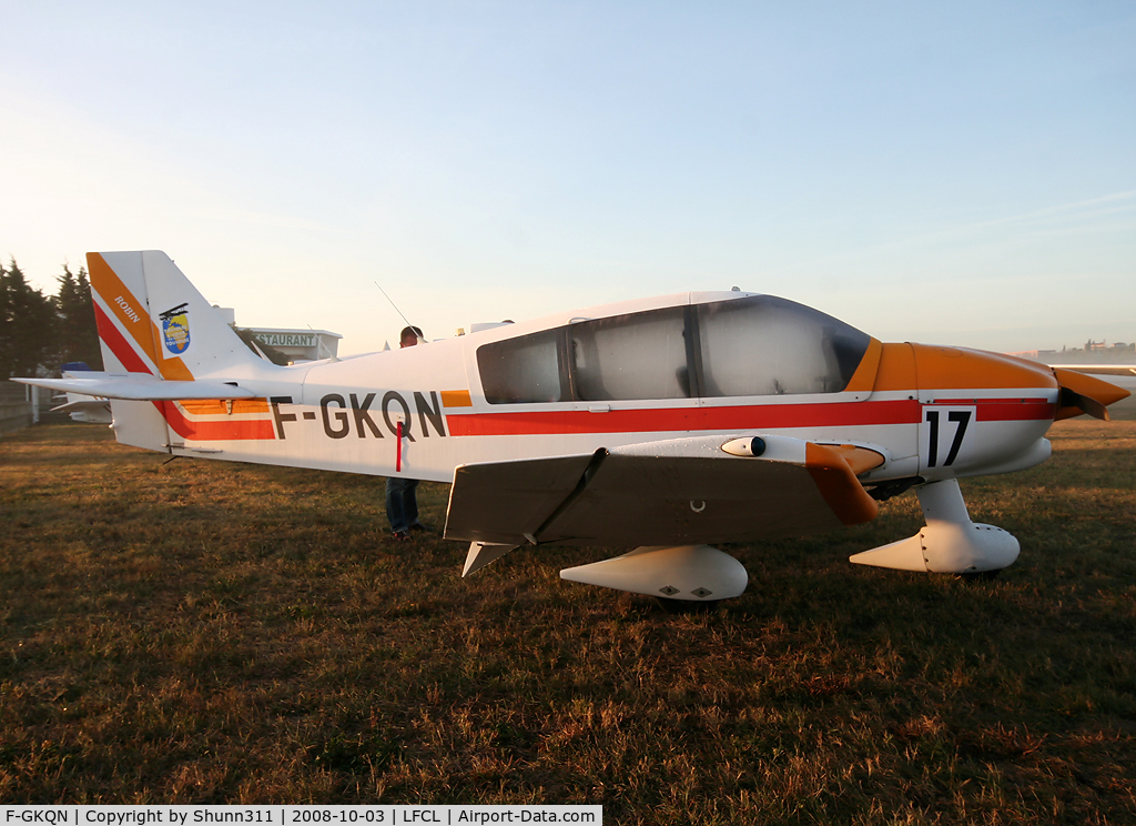 F-GKQN, Robin DR-400-160 Chevalier C/N 2058, Parked...