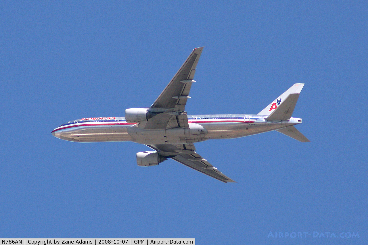 N786AN, 2000 Boeing 777-223 C/N 30250, American Airlines 777 on approach to DFW - over Grand Prairie Municipal