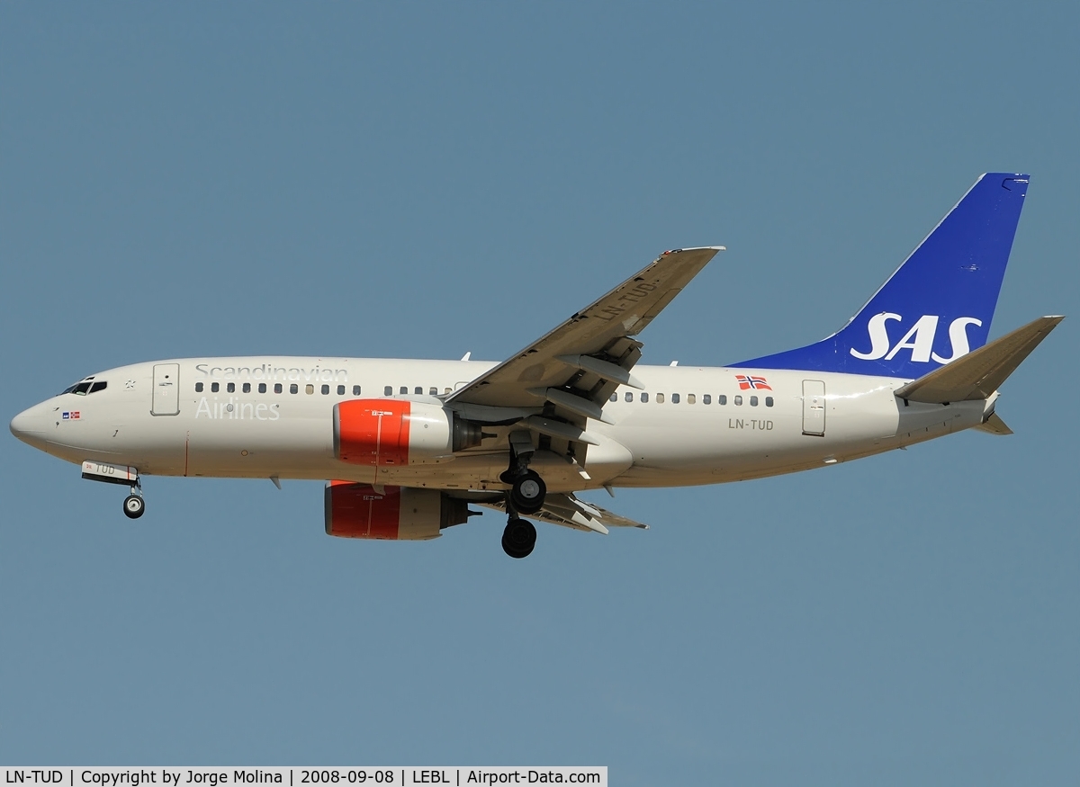 LN-TUD, 1998 Boeing 737-705 C/N 28217, Now with basic colours SAS Norge.