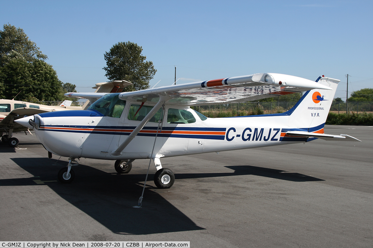 C-GMJZ, 1975 Cessna 172M C/N 17265121, Boundary Bay BC