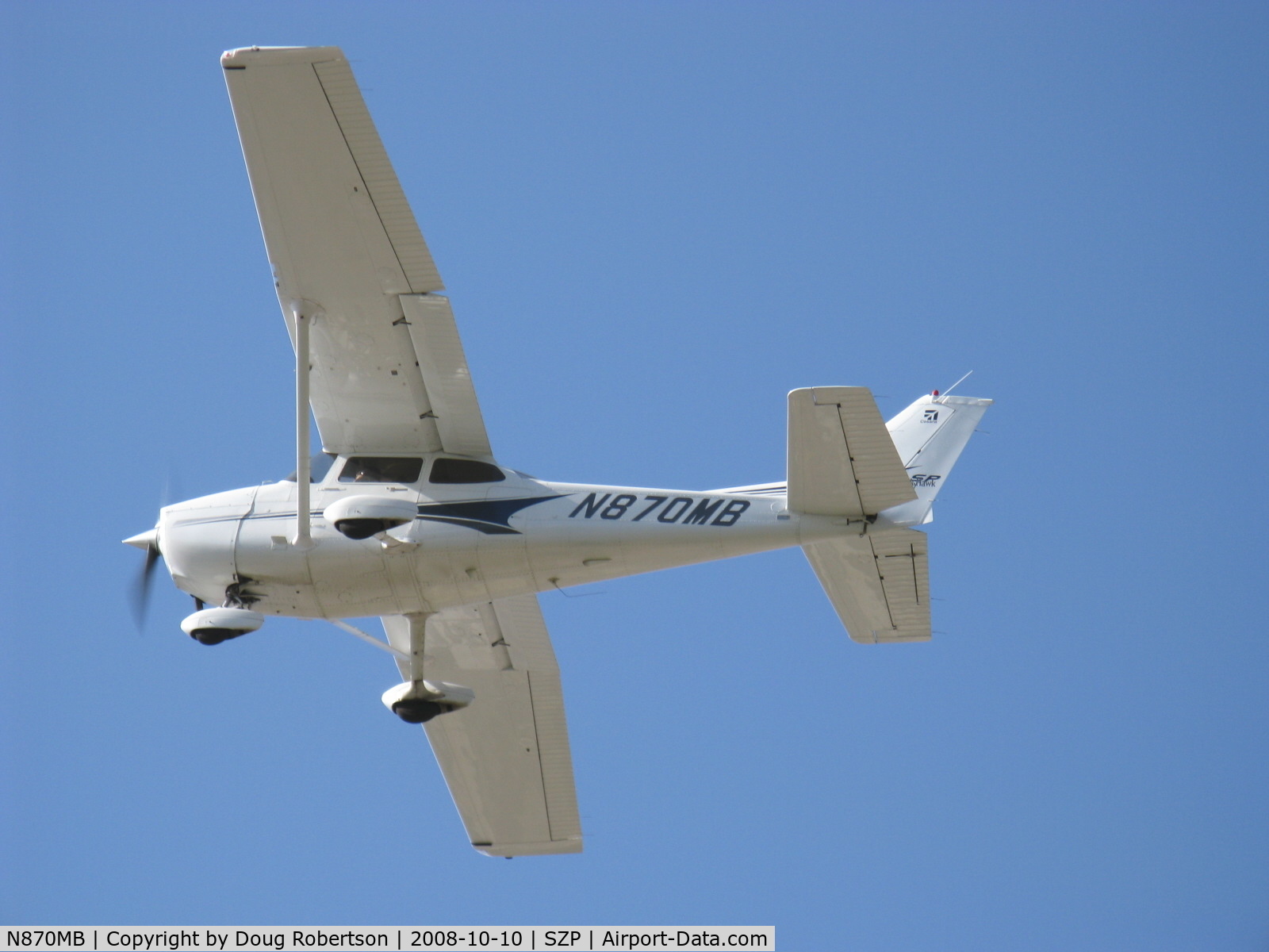 N870MB, 2004 Cessna 172S C/N 172S9725, 2004 Cessna 172S SKYHAWK II SP, Lycoming IO-360-L2A 180 Hp, takeoff climb Rwy 22