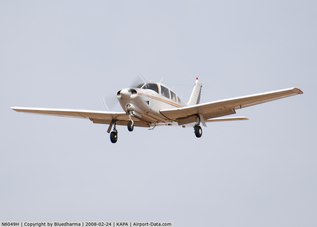 N6049H, 1977 Piper PA-28R-201T Cherokee Arrow III C/N 28R-7803082, On final approach for 17L.