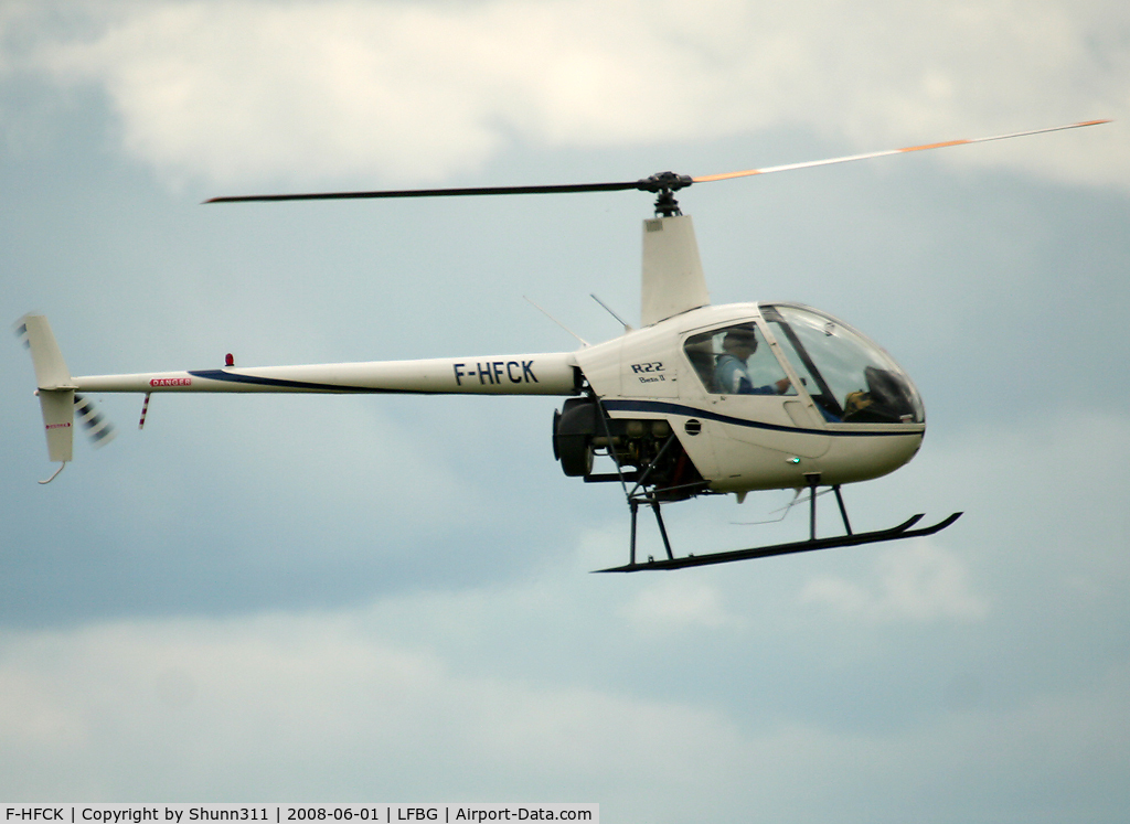 F-HFCK, Robinson R22 Beta II C/N 3359, Used during LFBG Airshow 2008 as 'Tango Bleu' patrol