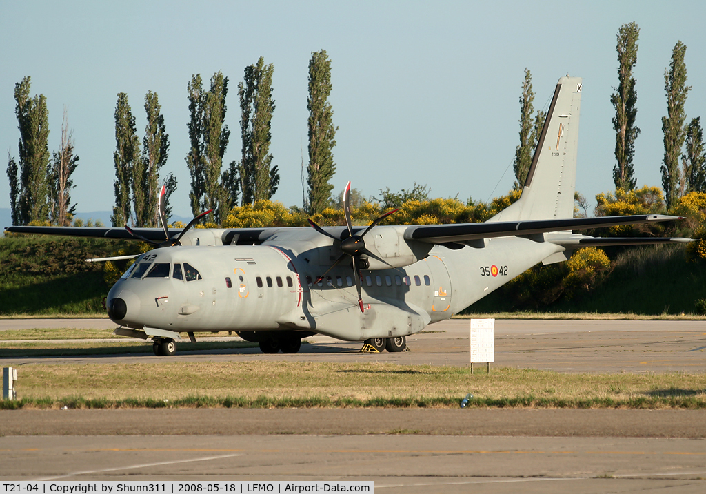 T21-04, 2003 CASA C-295M C/N EA03-04-005, Used as logistics aircraft for the Patrula Aguila during LFMO Airshow 2008