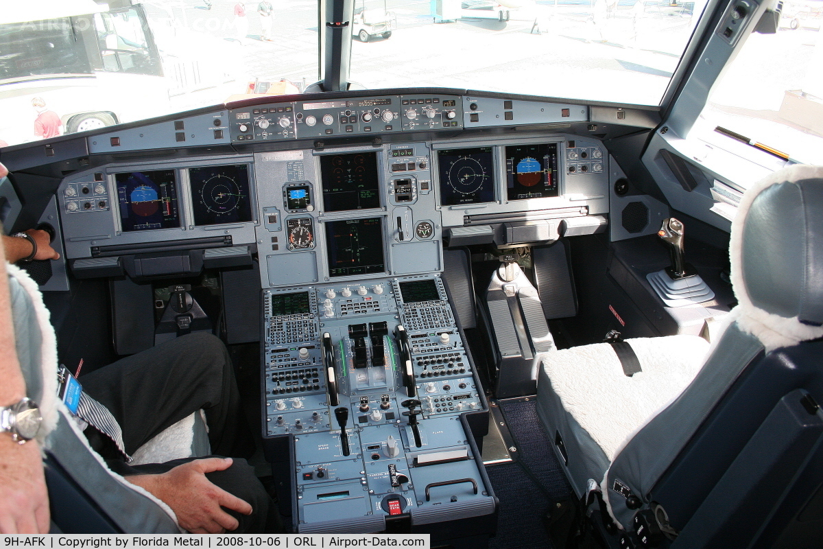 9H-AFK, 2005 Airbus A319-115 C/N 2592, Comlux Aviation A319 at NBAA 2008 Orlando