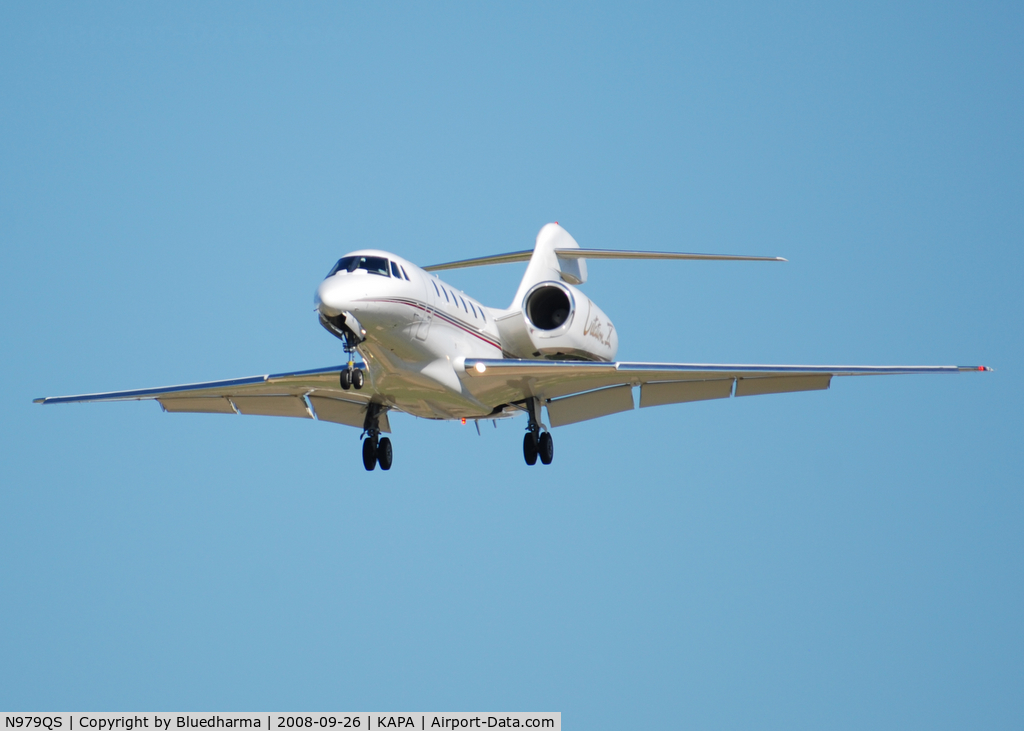 N979QS, 1999 Cessna 750 Citation X Citation X C/N 750-0079, On final approach to 17L.