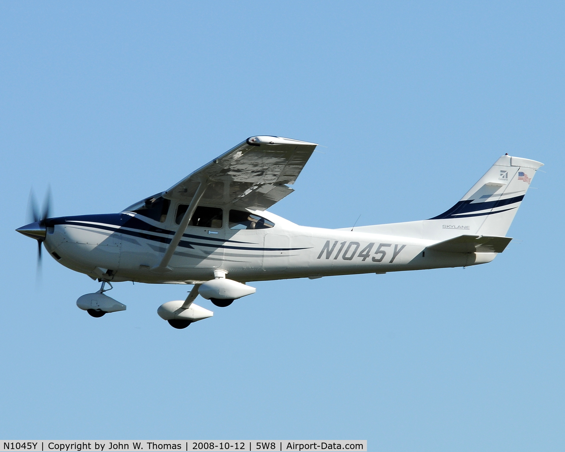 N1045Y, 2005 Cessna 182T Skylane C/N 18281571, Departing runway 4