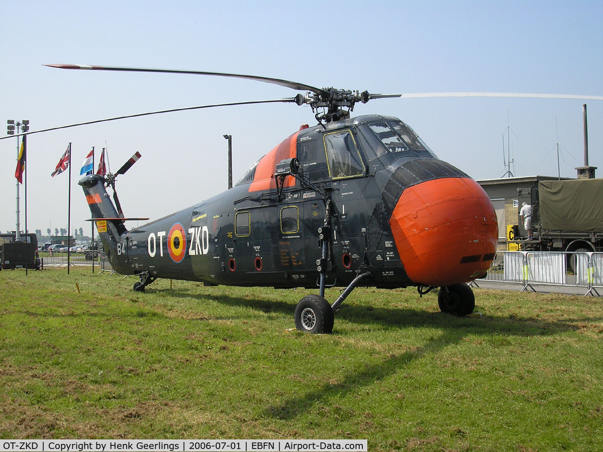 OT-ZKD, Sikorsky HSS-1 Seabat (S-58) C/N SA145, Belgian Defence Day - Koksijde 2006  ex BAF , demo