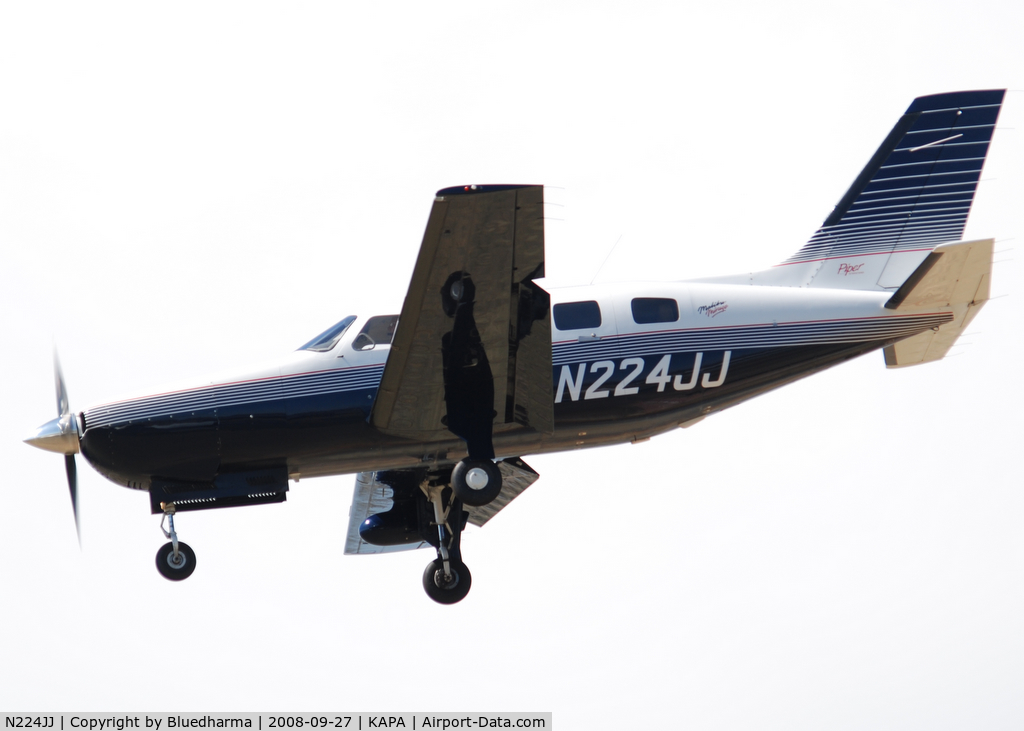 N224JJ, 1994 Piper PA-46-350P Malibu Mirage C/N 4622155, On approach to 17L.