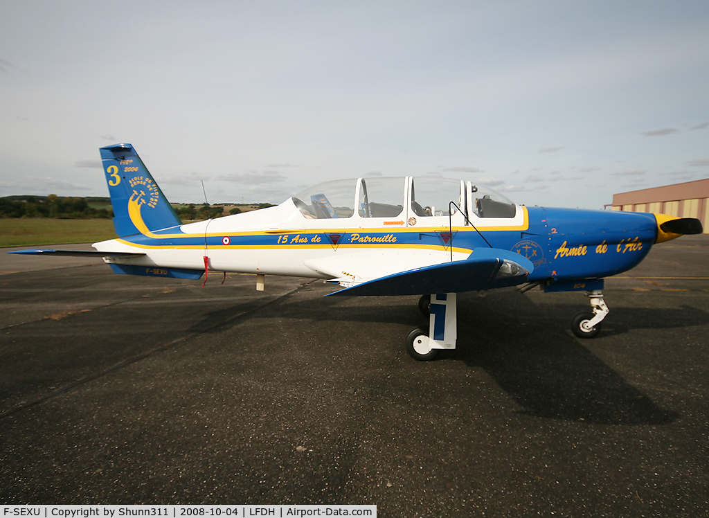 F-SEXU, Socata TB-30 Epsilon C/N 104, Used by Cartouches Dorees aerobatic team during Gimont Airshow 2008