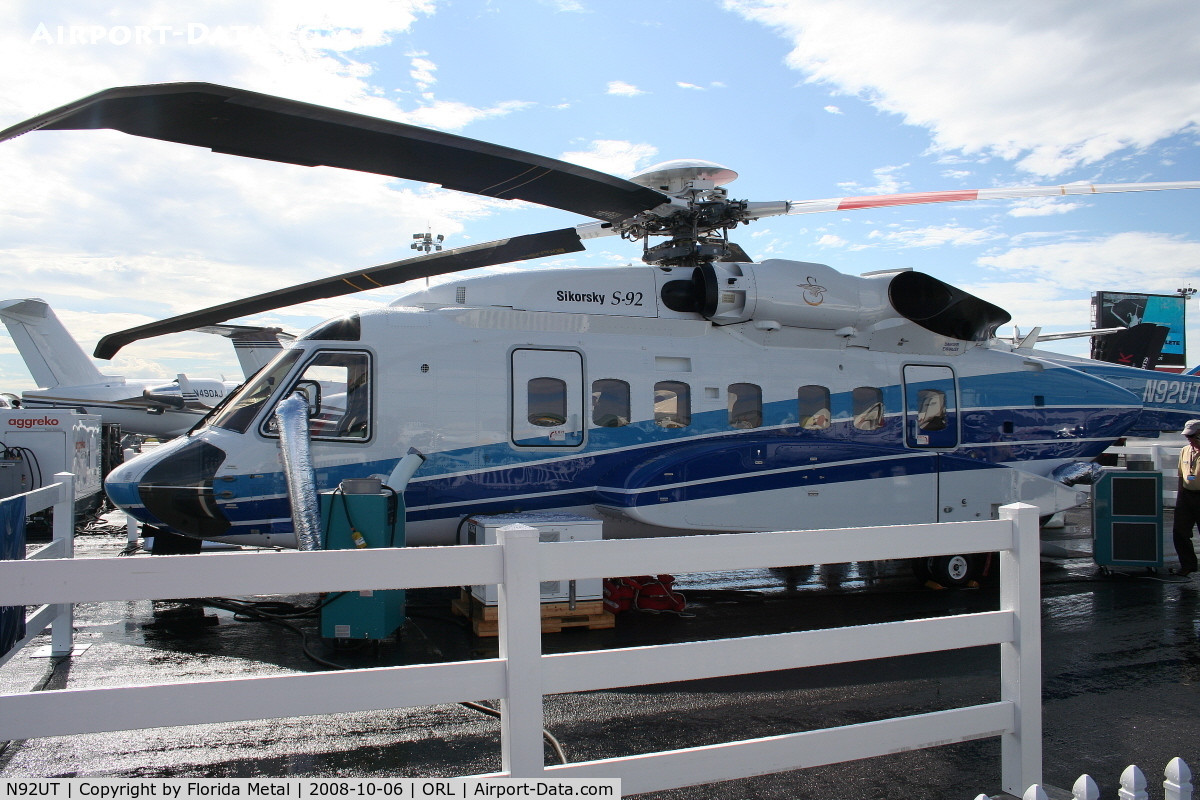 N92UT, 2005 Sikorsky S-92A C/N 920021, Sikorsky S-92A at NBAA