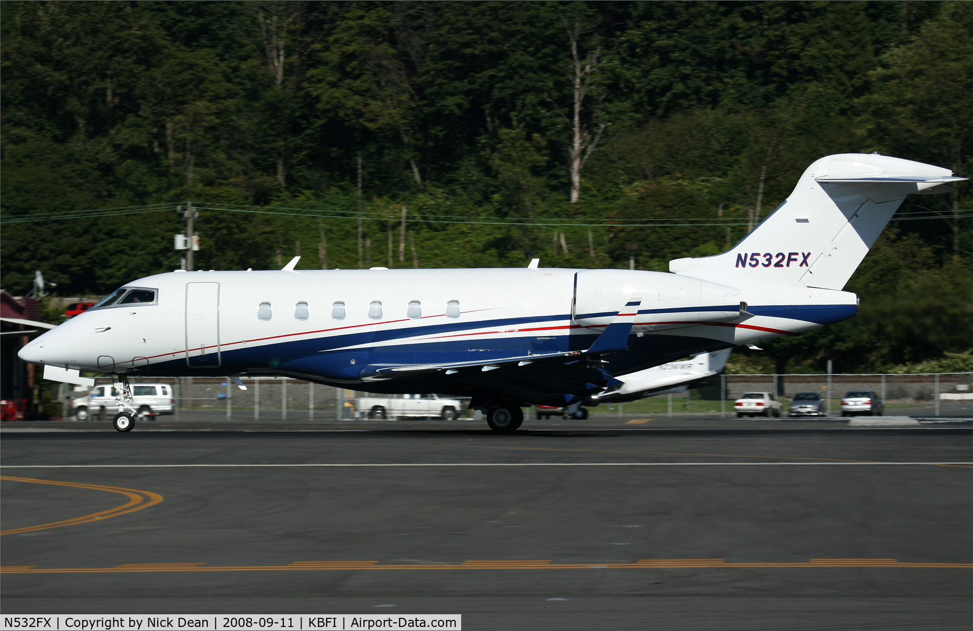 N532FX, 2007 Bombardier Challenger 300 (BD-100-1A10) C/N 20154, /